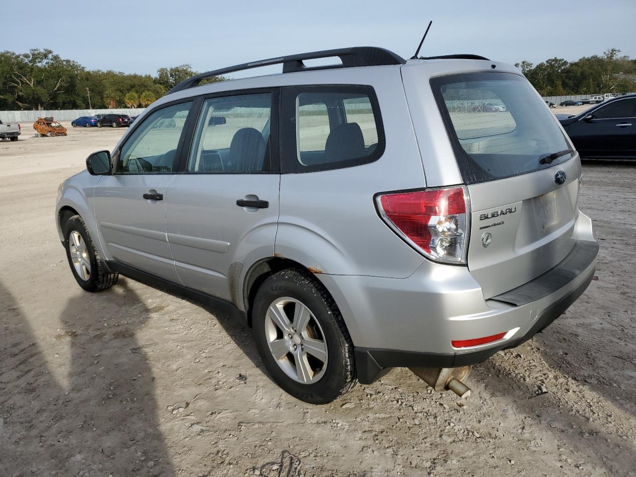 Image 2 of 2011 SUBARU FORESTER 2.5X 2011 with VIN JF2SHABC3BG722606