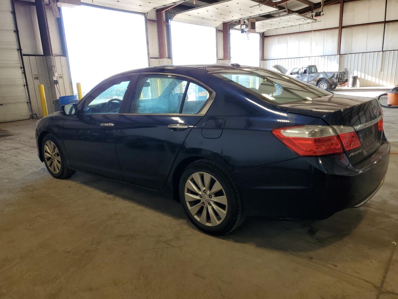 Image 2 of 2015 HONDA ACCORD EXL 2015 with VIN 1HGCR2F81FA272380