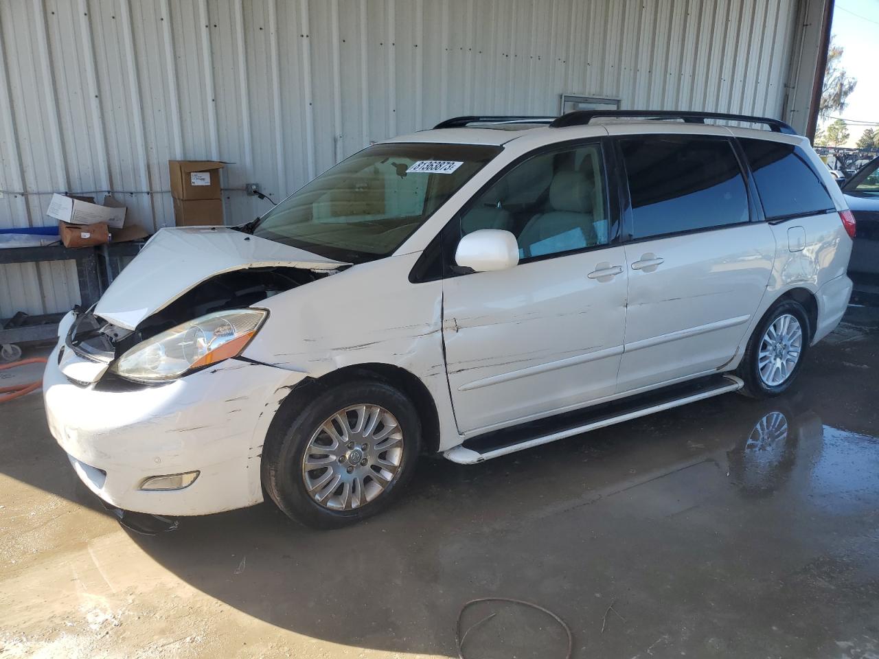 2010 TOYOTA SIENNA XLE 2010 image