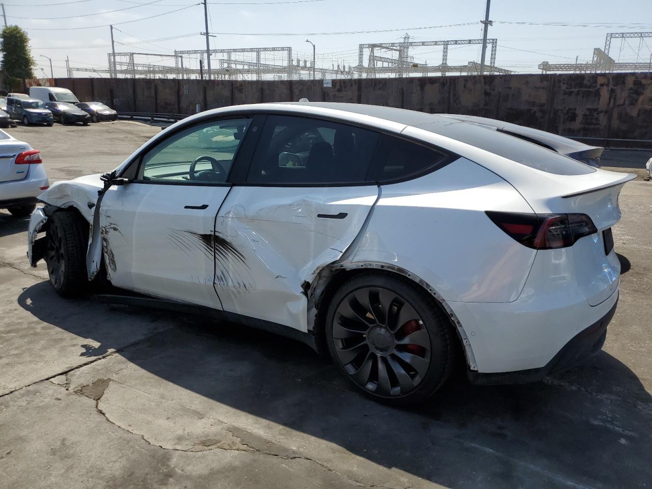 Obraz 2 z 2021 TESLA MODEL Y  2021 z VIN 5YJYGDEF6MF269274