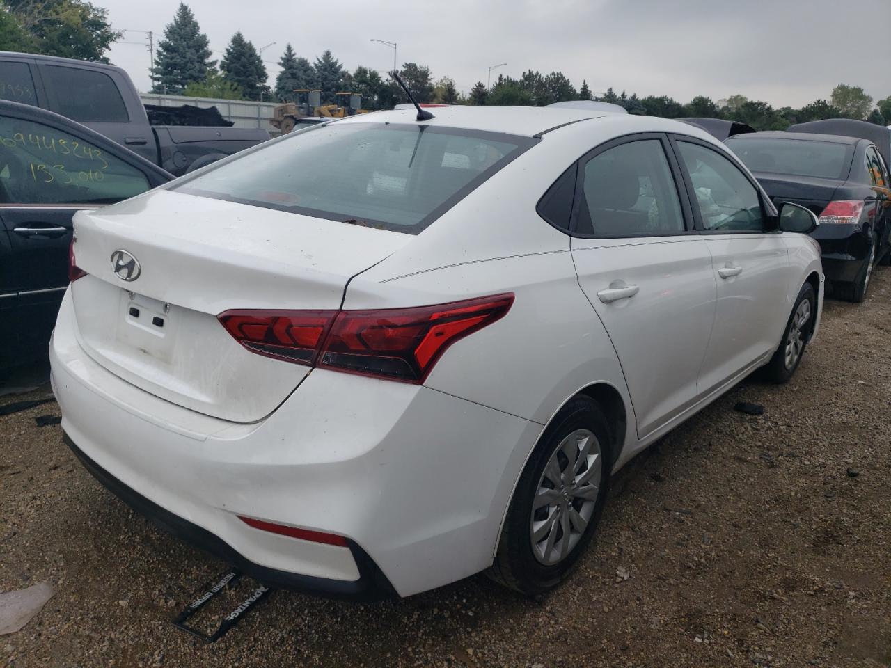 Image 3 of 2019 HYUNDAI ACCENT SE 2019 with VIN 3KPC24A33KE063899
