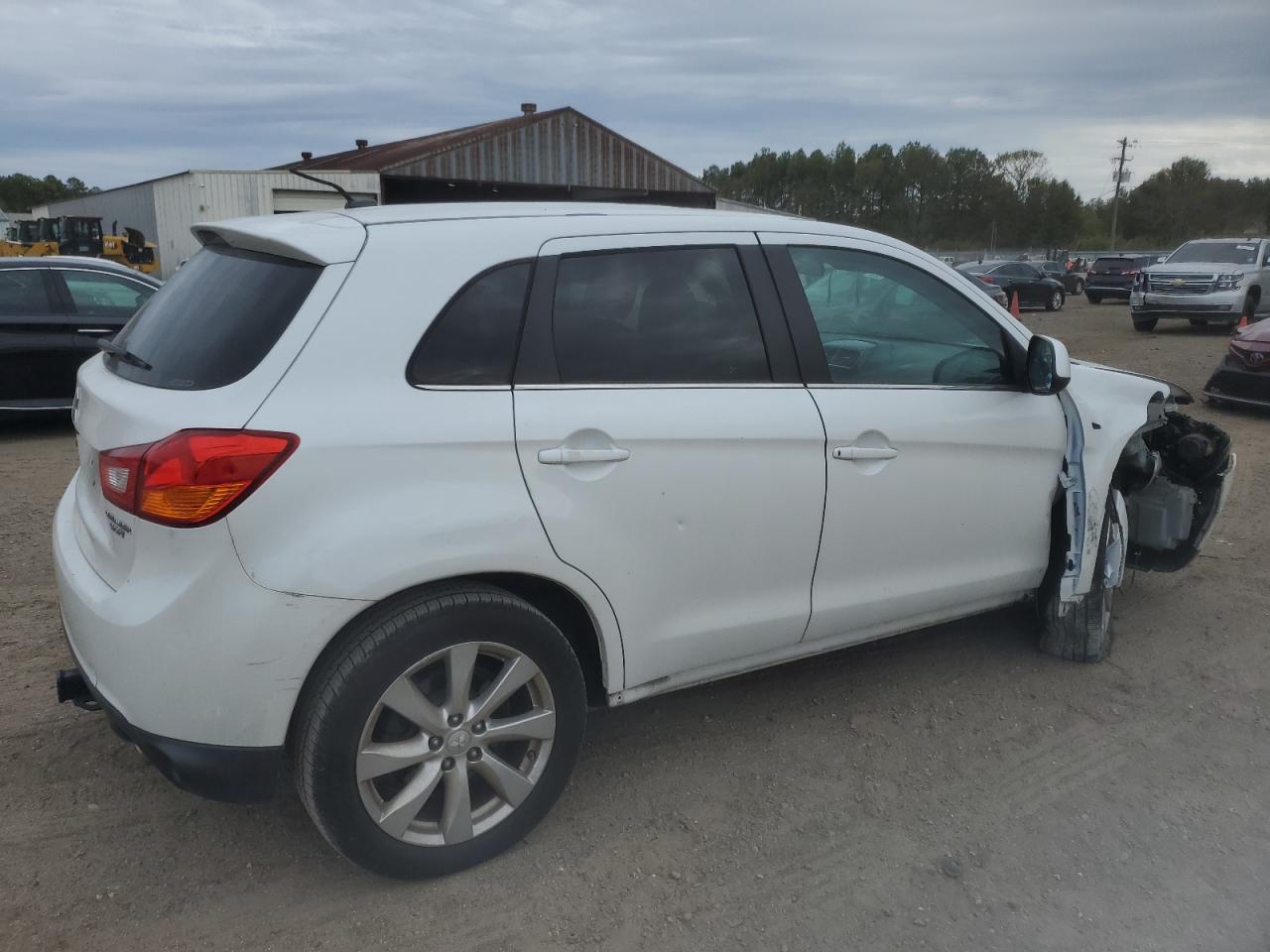 Image 3 of Mitsubishi Outlander Sport Se 2015 with VIN 4A4AR4AU2FE008589