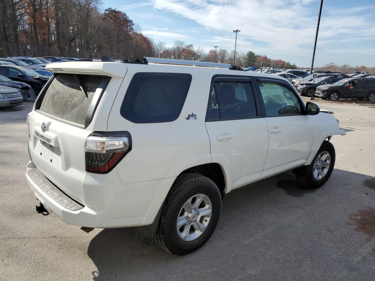 Image 3 of 2021 TOYOTA 4RUNNER SR5/SR5 PREMIUM 2021 with VIN JTEMU5JR9M5906796