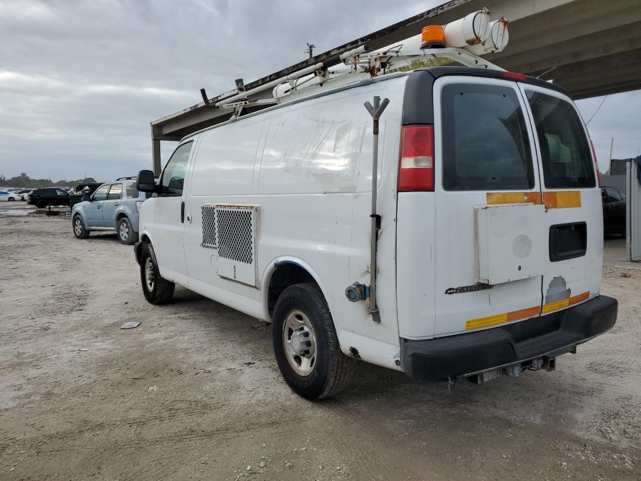 Image 2 of 2008 CHEVROLET EXPRESS G3500  2008 with VIN 1GCHG35K481162696