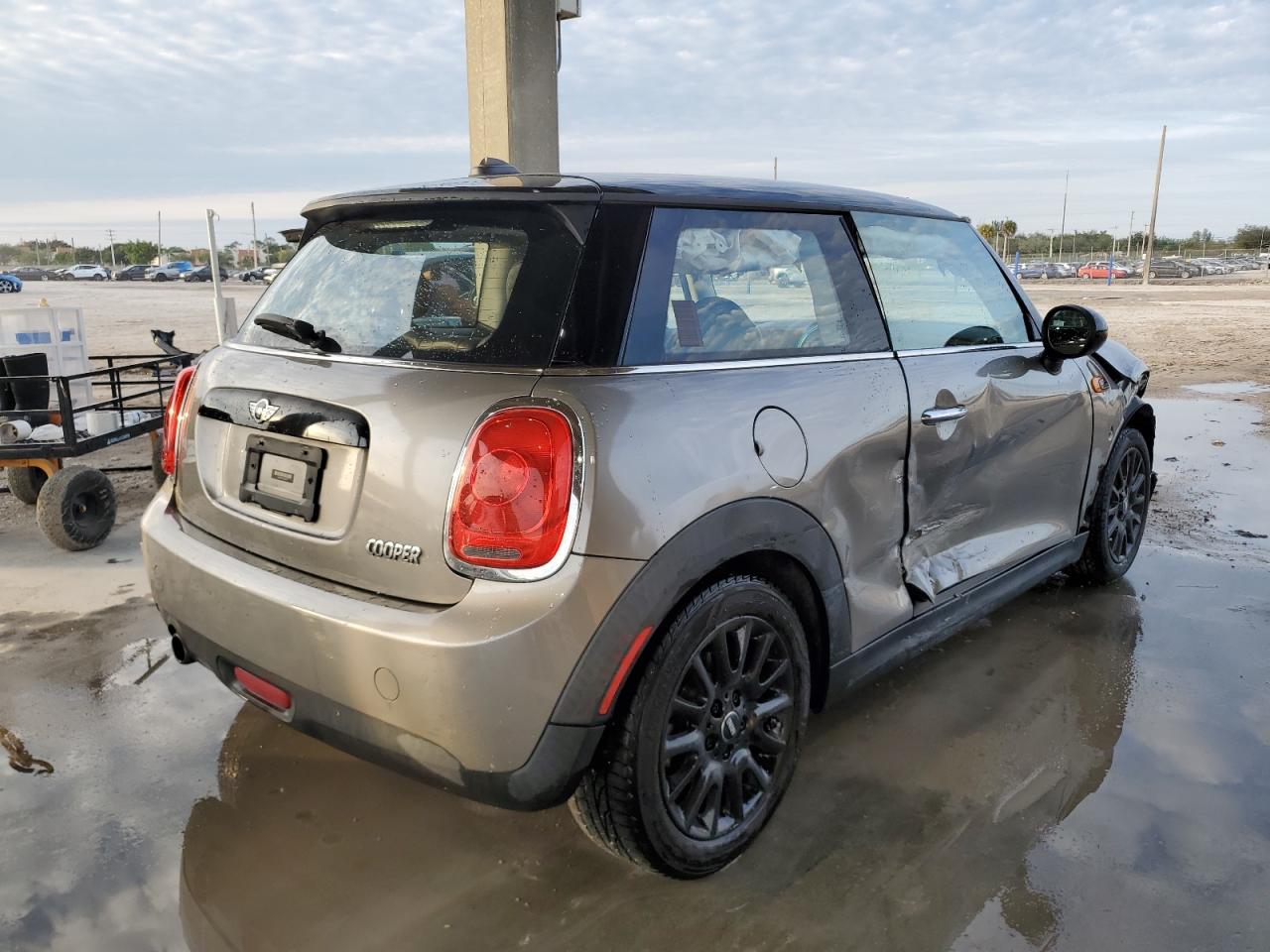 Изображение 3 2016 MINI COOPER  2016 с VIN WMWXP5C5XG3B77310