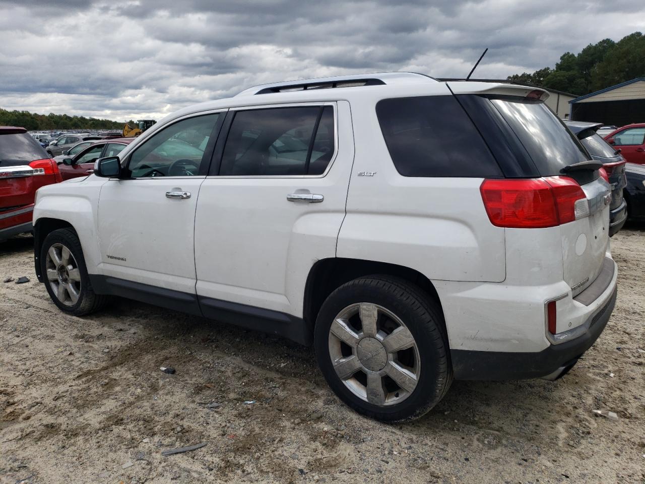 Image 2 of 2016 GMC TERRAIN SLT 2016 with VIN 2GKFLUE37G6158076