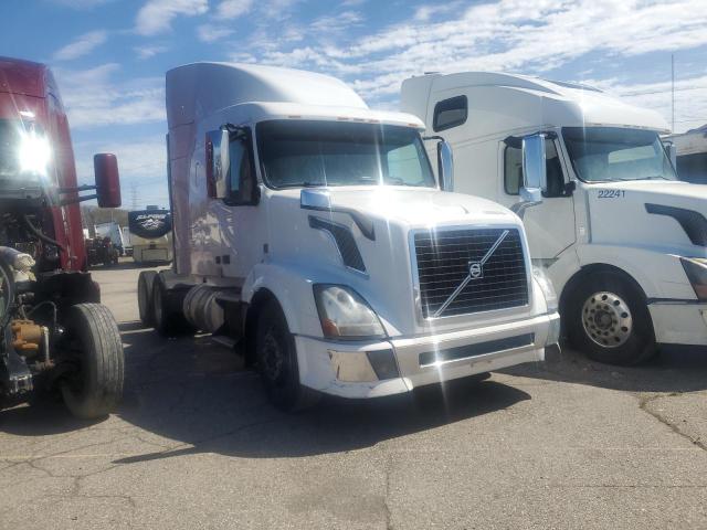 Image 1 of 2015 VOLVO VN VNL 2015 with VIN 4V4NC9EH1FN920462