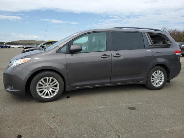 Image 1 of 2011 TOYOTA SIENNA XLE 2011 with VIN 5TDYK3DC1BS148113