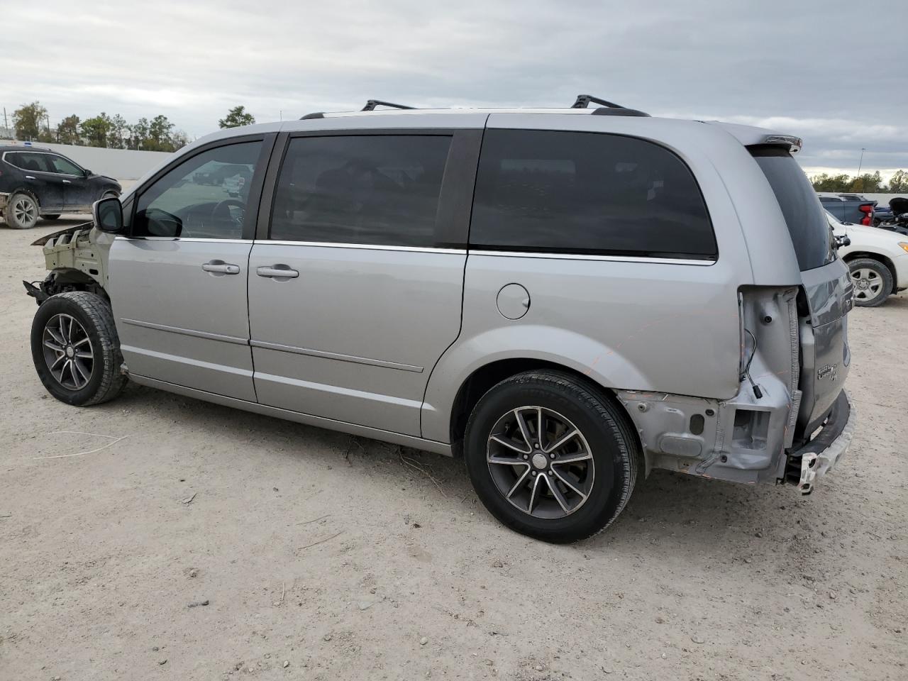Obraz 2 z 2017 DODGE GRAND CARAVAN SXT 2017 z VIN 2C4RDGCG1HR806931