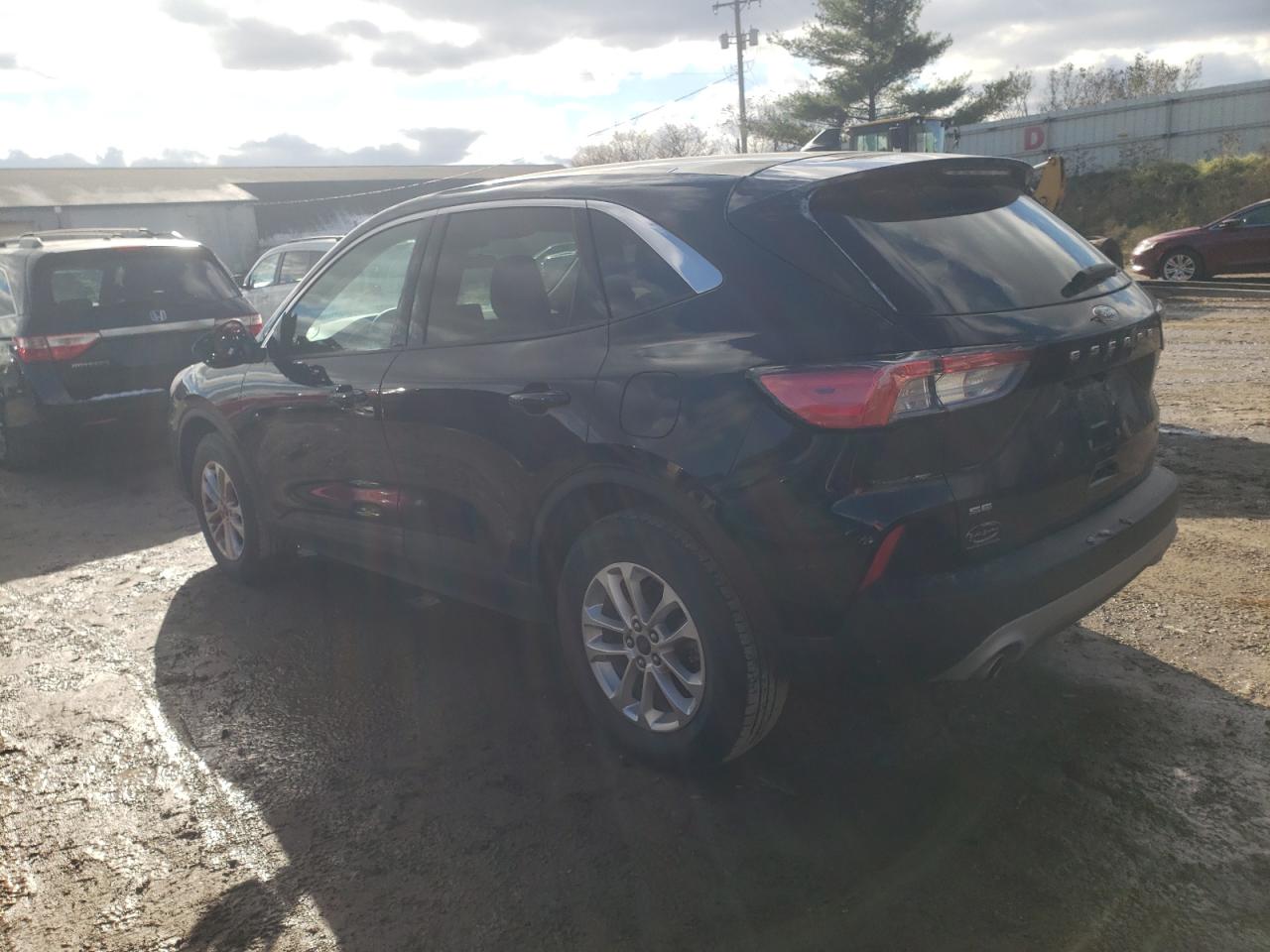 Image 2 of 2021 FORD ESCAPE SE 2021 with VIN 1FMCU9G62MUA83747