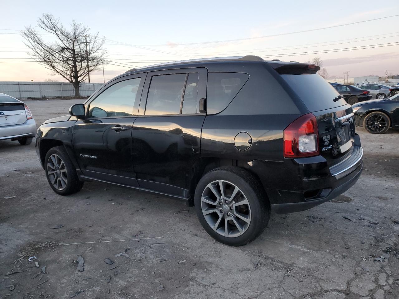 Image 2 of Jeep Compass Limited 2014 with VIN 1C4NJDCB7ED526262