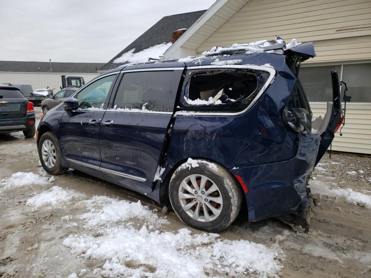 Изображение 2 2018 CHRYSLER PACIFICA TOURING L 2018 с VIN 2C4RC1BG1JR257903