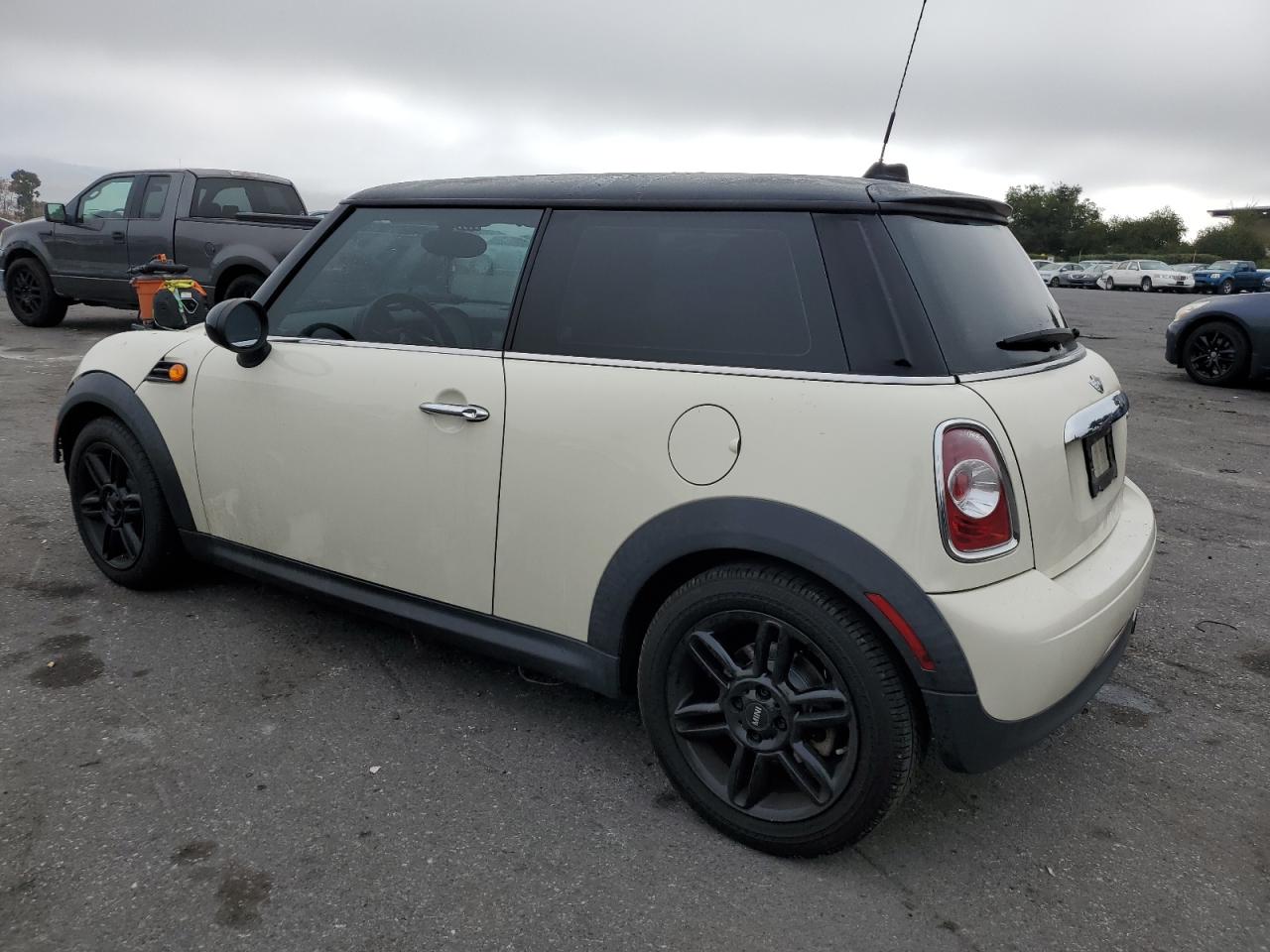 Obraz 2 z 2013 MINI COOPER  2013 z VIN WMWSU3C56DT686102