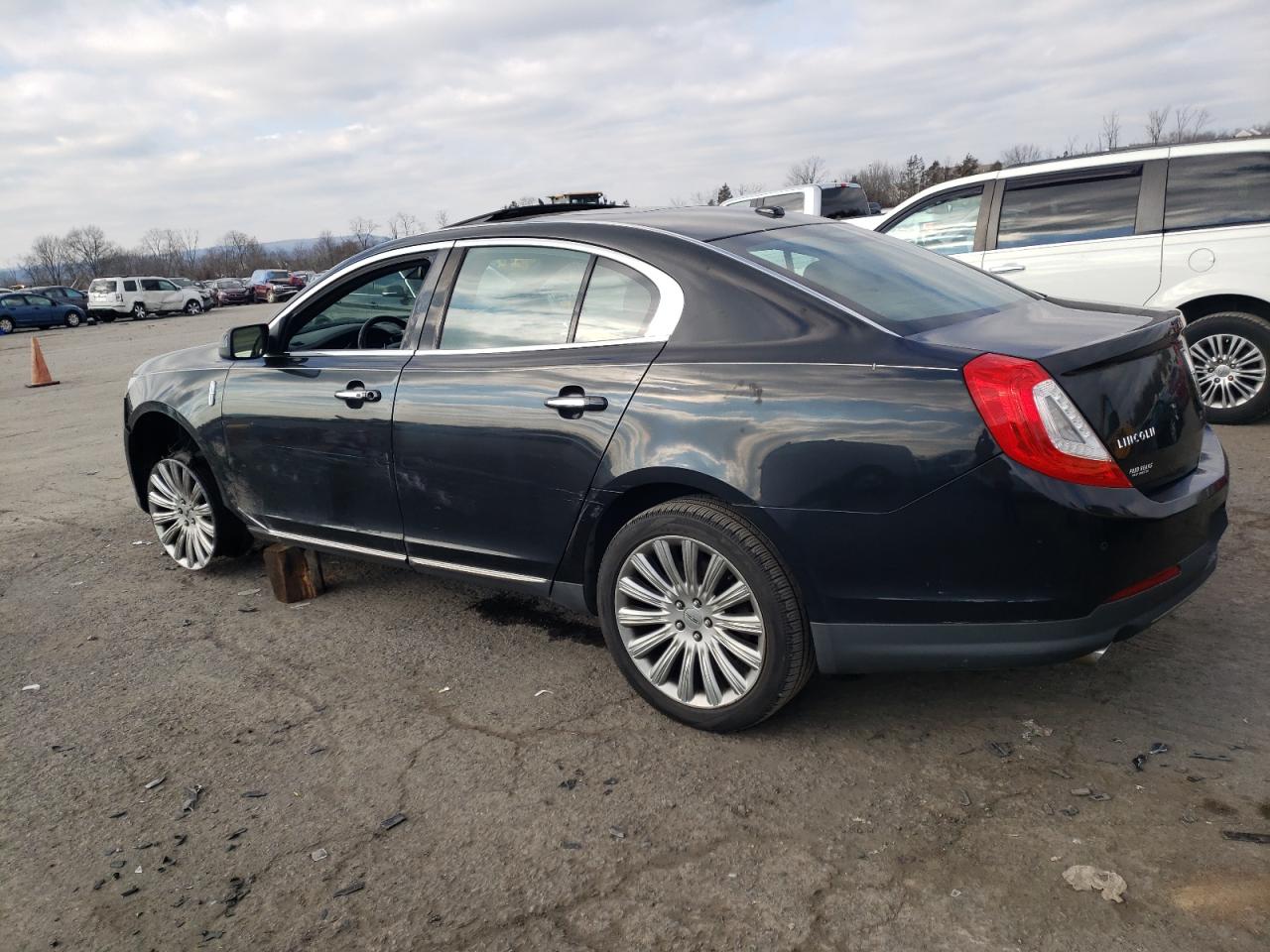 Изображение 2 2013 LINCOLN MKS  2013 с VIN 1LNHL9EK8DG611668