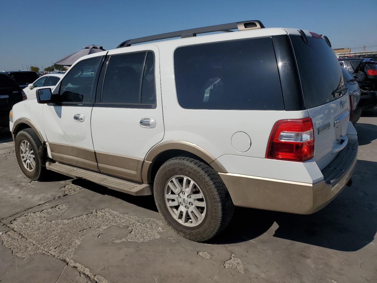 Obraz 2 z 2013 FORD EXPEDITION XLT 2013 z VIN 1FMJU1H53DEF08174