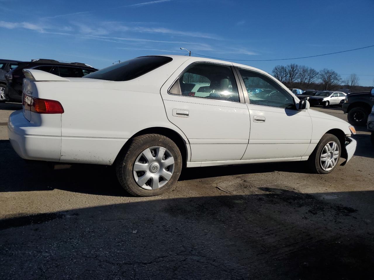 Изображение 3 2001 TOYOTA CAMRY CE 2001 с VIN 4T1BG22K91U779175
