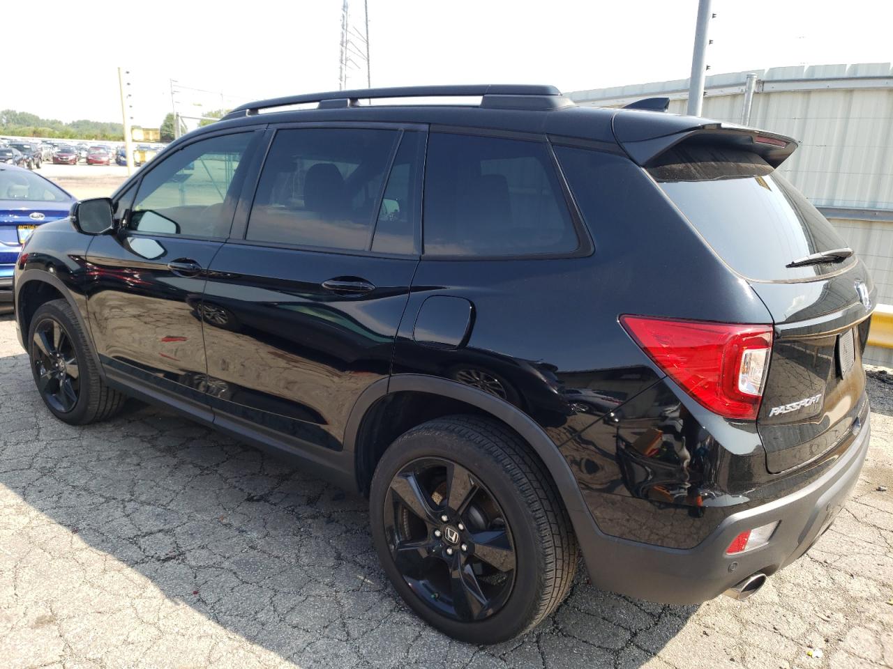 Изображение 2 2019 HONDA PASSPORT ELITE 2019 с VIN 5FNYF8H08KB010445
