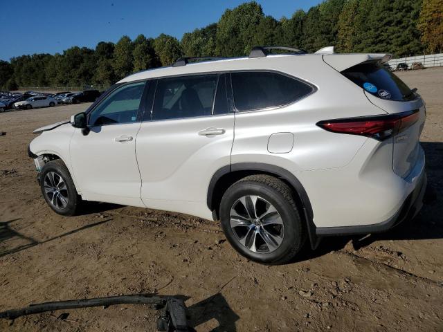 Image 2 of 2021 TOYOTA HIGHLANDER XLE 2021 with VIN 5TDHZRBH2MS104301