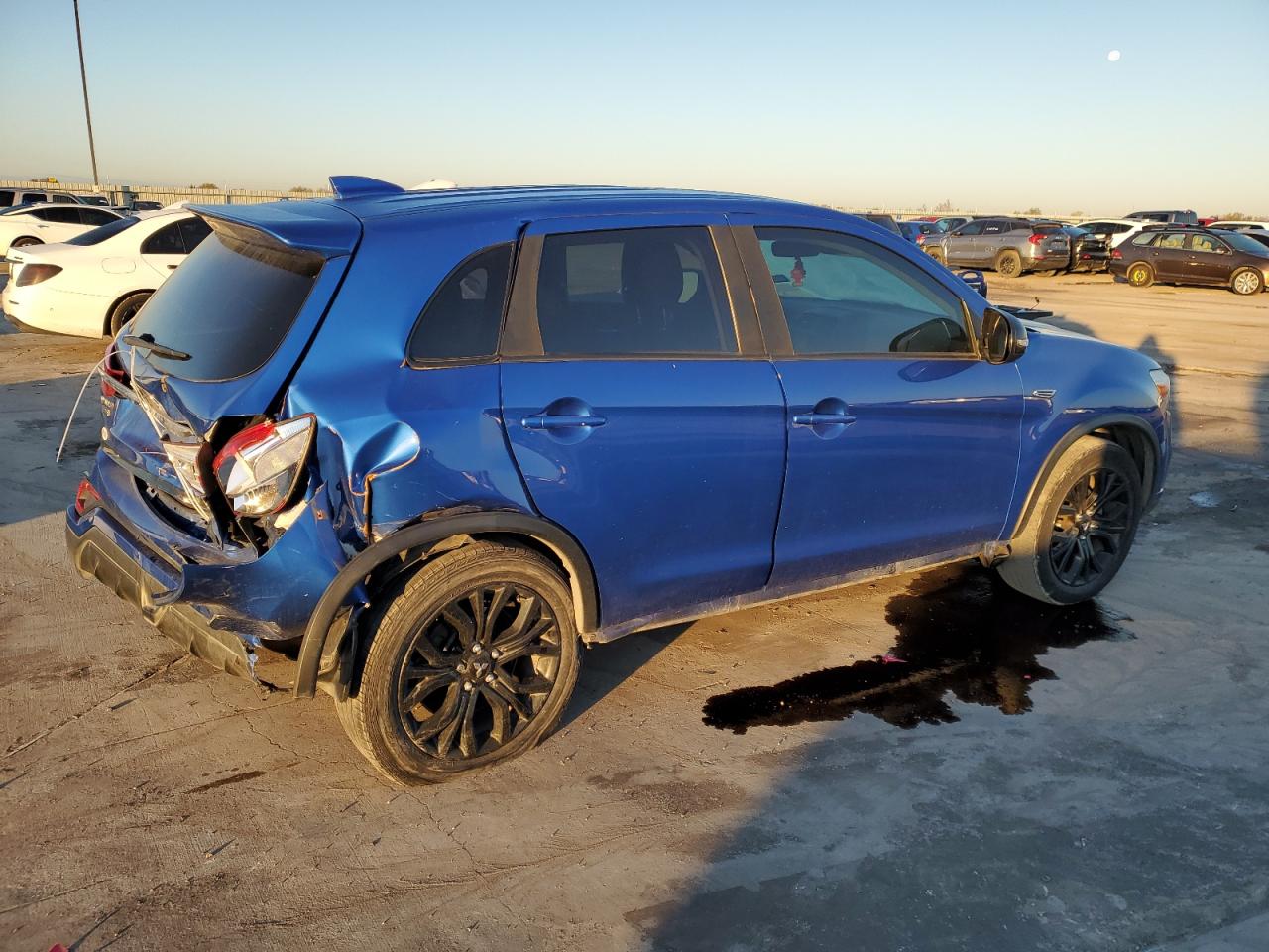 Obraz 3 z 2019 MITSUBISHI OUTLANDER SPORT ES 2019 z VIN JA4AP3AUXKU018367