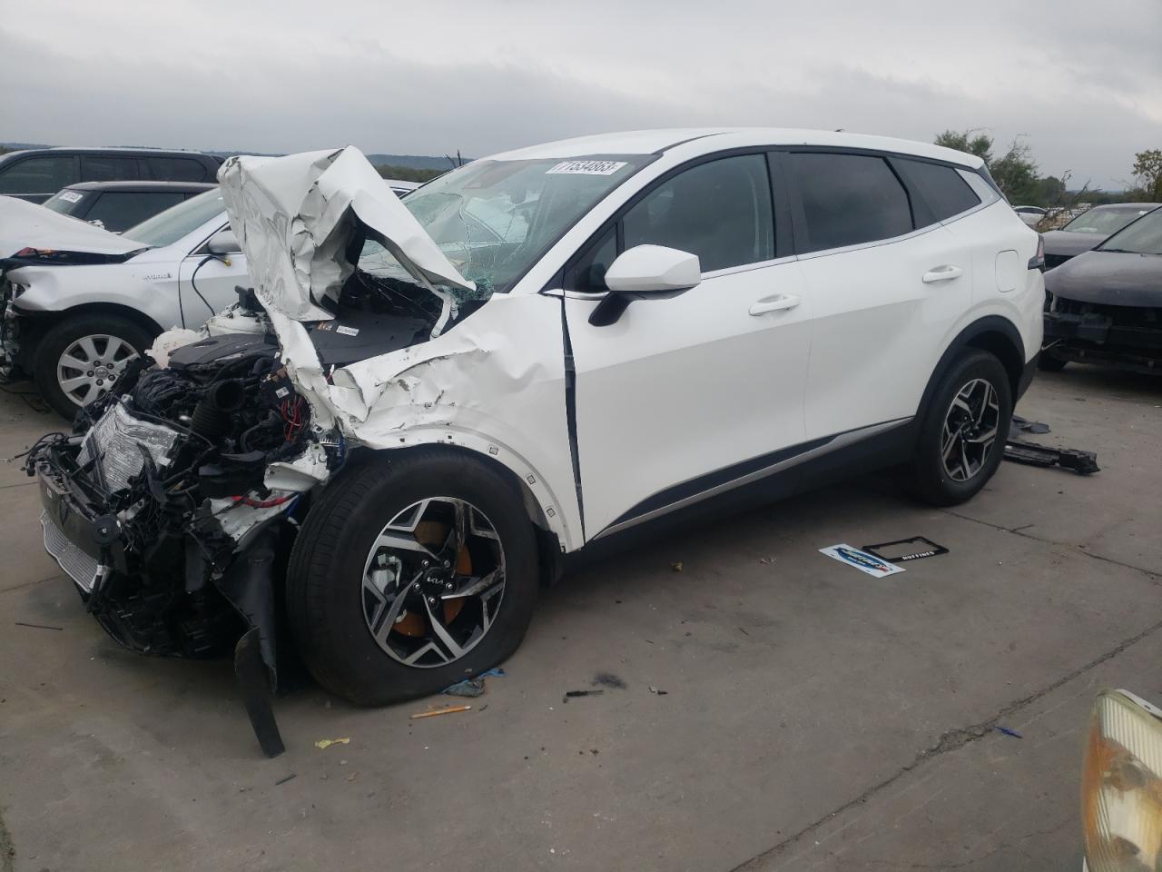 Image 1 of 2023 KIA SPORTAGE LX 2023 with VIN KNDPU3AF7P7211060