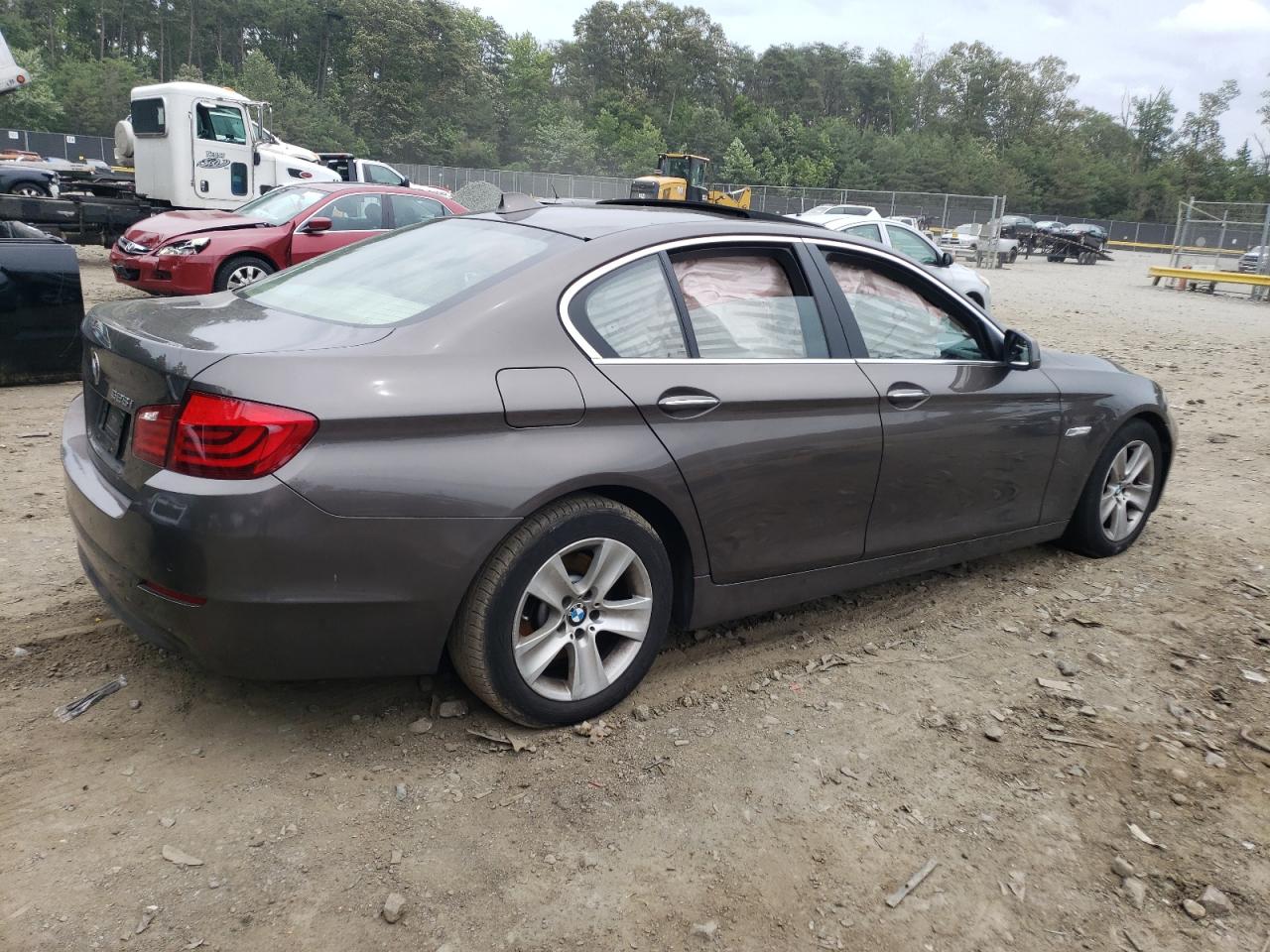 Image 3 of 2012 BMW 528 XI 2012 with VIN WBAXH5C54CDW11221