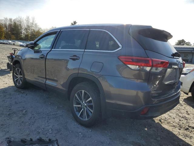 Image 2 of 2019 TOYOTA HIGHLANDER SE 2019 with VIN 5TDJZRFH1KS949634