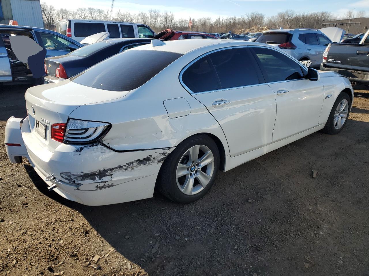 Obraz 3 z 2013 BMW 528 XI 2013 z VIN WBAXH5C50DD106990