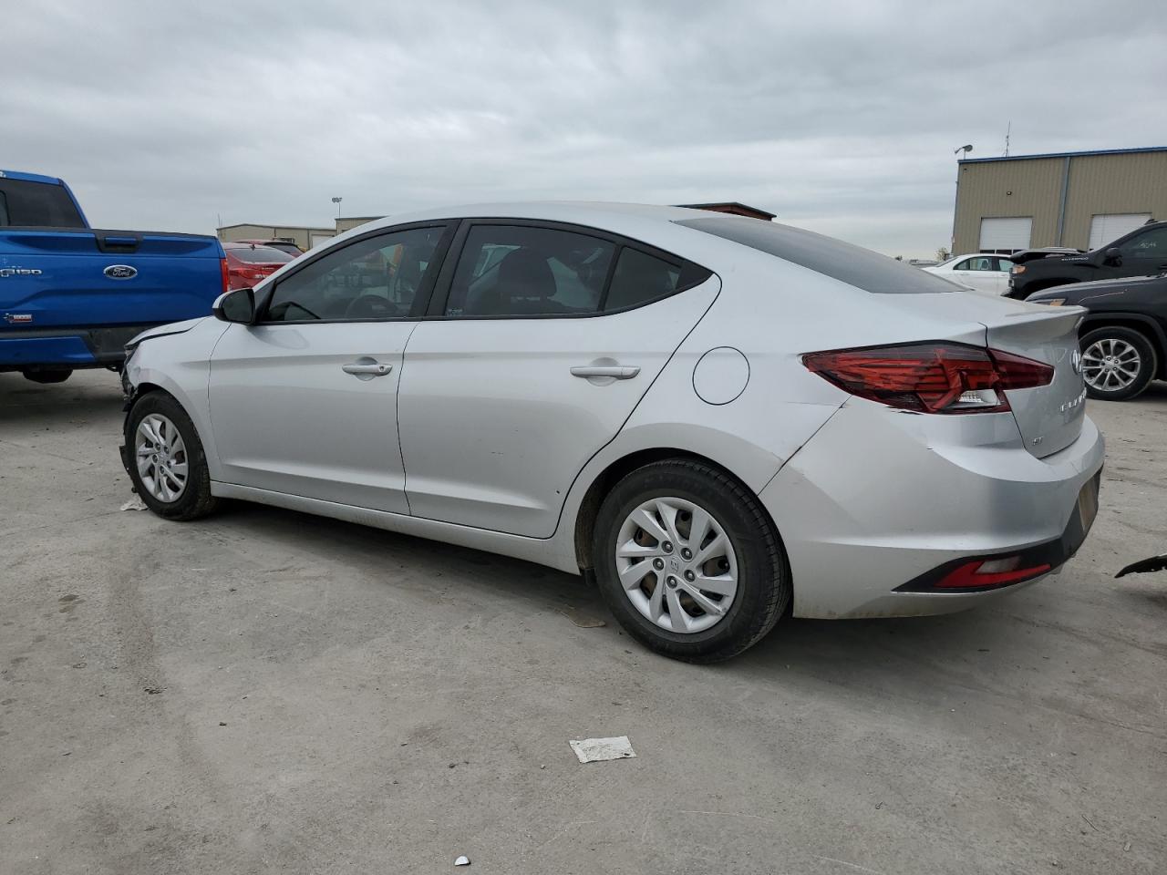Изображение 2 2019 HYUNDAI ELANTRA SE 2019 с VIN 5NPD74LF8KH489855