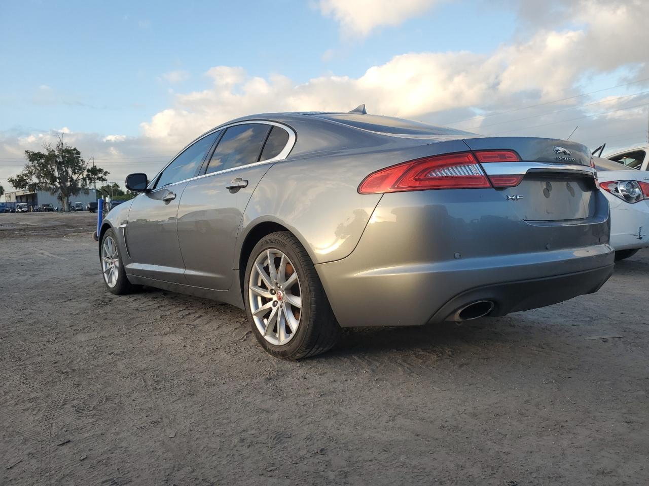 Obraz 2 z 2014 JAGUAR XF  2014 z VIN SAJWA0ES5EPU18135