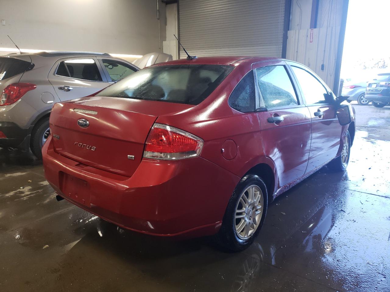Image 3 of 2010 FORD FOCUS SE 2010 with VIN 1FAHP3FN9AW267676