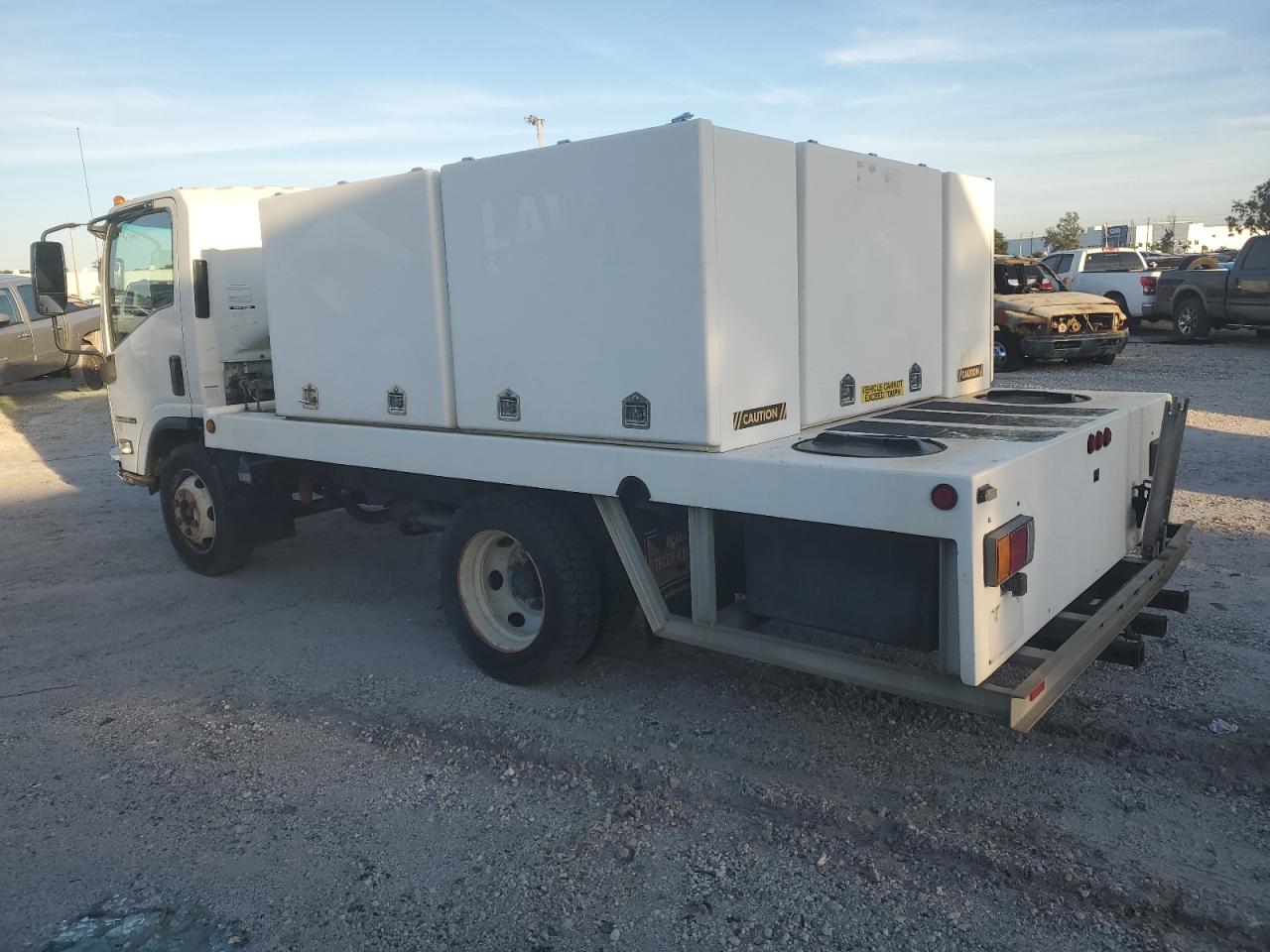 Obraz 2 z 2015 ISUZU NPR HD  2015 z VIN 54DC4W1B7FS807029