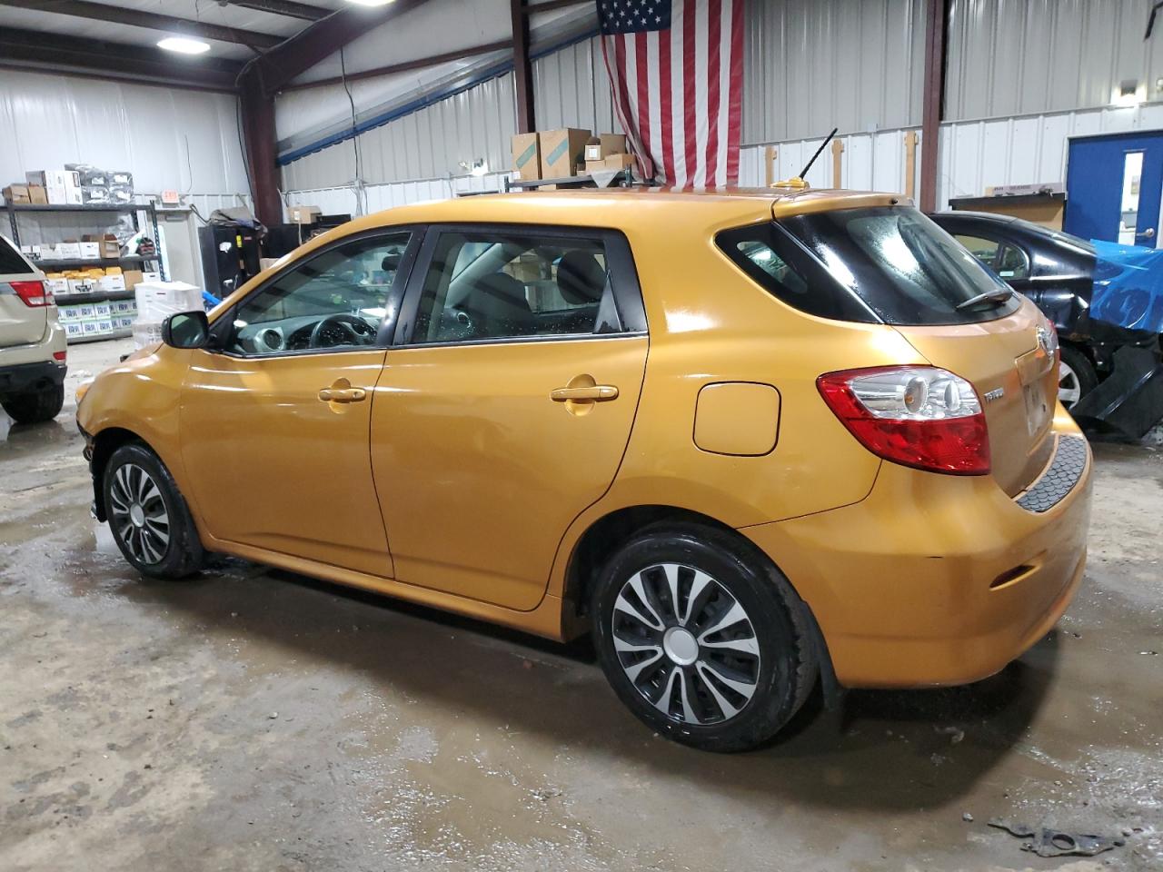Image 2 of 2010 TOYOTA COROLLA MATRIX  2010 with VIN 2T1KU4EE3AC430251