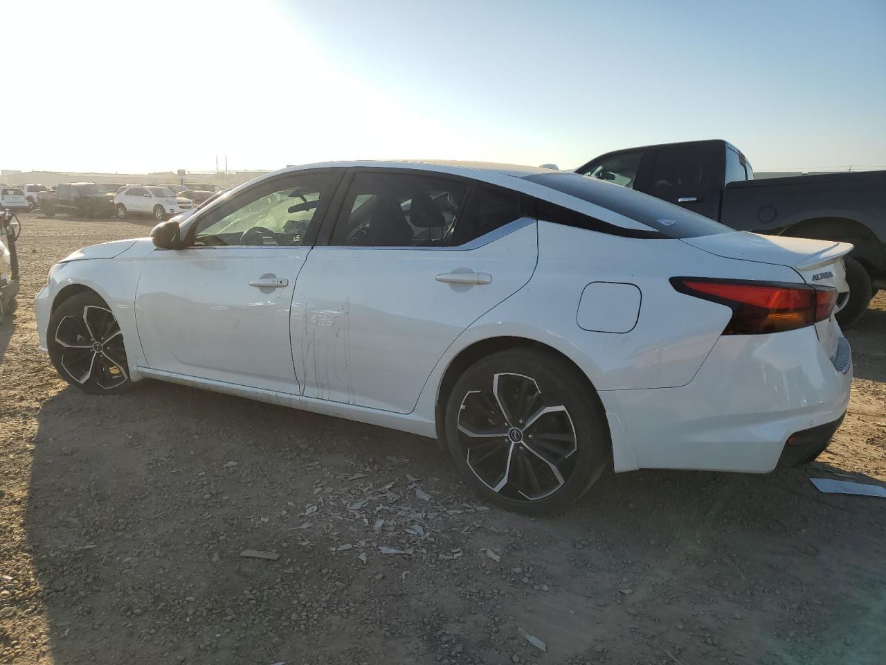 Изображение 2 2023 NISSAN ALTIMA SR 2023 с VIN 1N4BL4CV5PN353447
