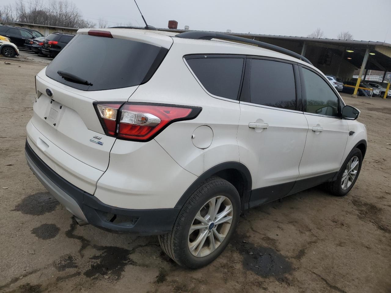 Image 3 of 2018 FORD ESCAPE SE 2018 with VIN 1FMCU9GD1JUC53896