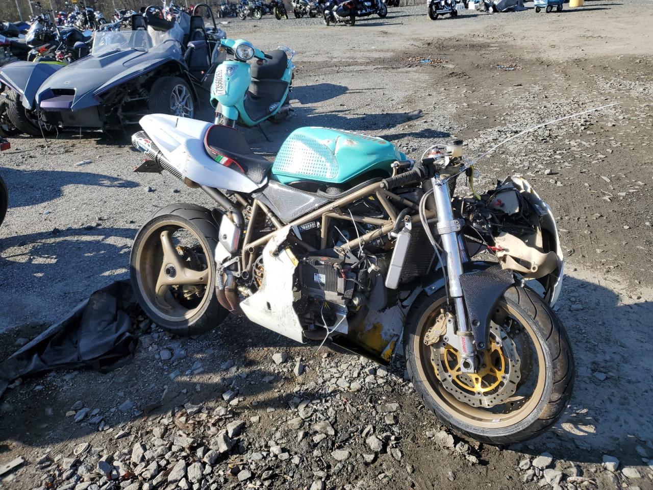 Image 1 of 2000 DUCATI 748  2000 with VIN ZDM1SB3R2YB012806