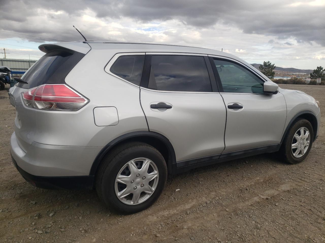 Image 3 of 2016 NISSAN ROGUE S 2016 with VIN 5N1AT2MT4GC737329