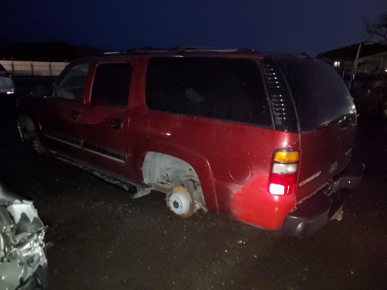 Obraz 2 z 2003 CHEVROLET SUBURBAN K1500 2003 z VIN 1GNFK16T73J171586