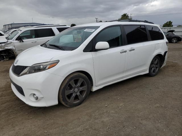 Image 1 of 2017 TOYOTA SIENNA SE 2017 with VIN 5TDXZ3DC4HS870692