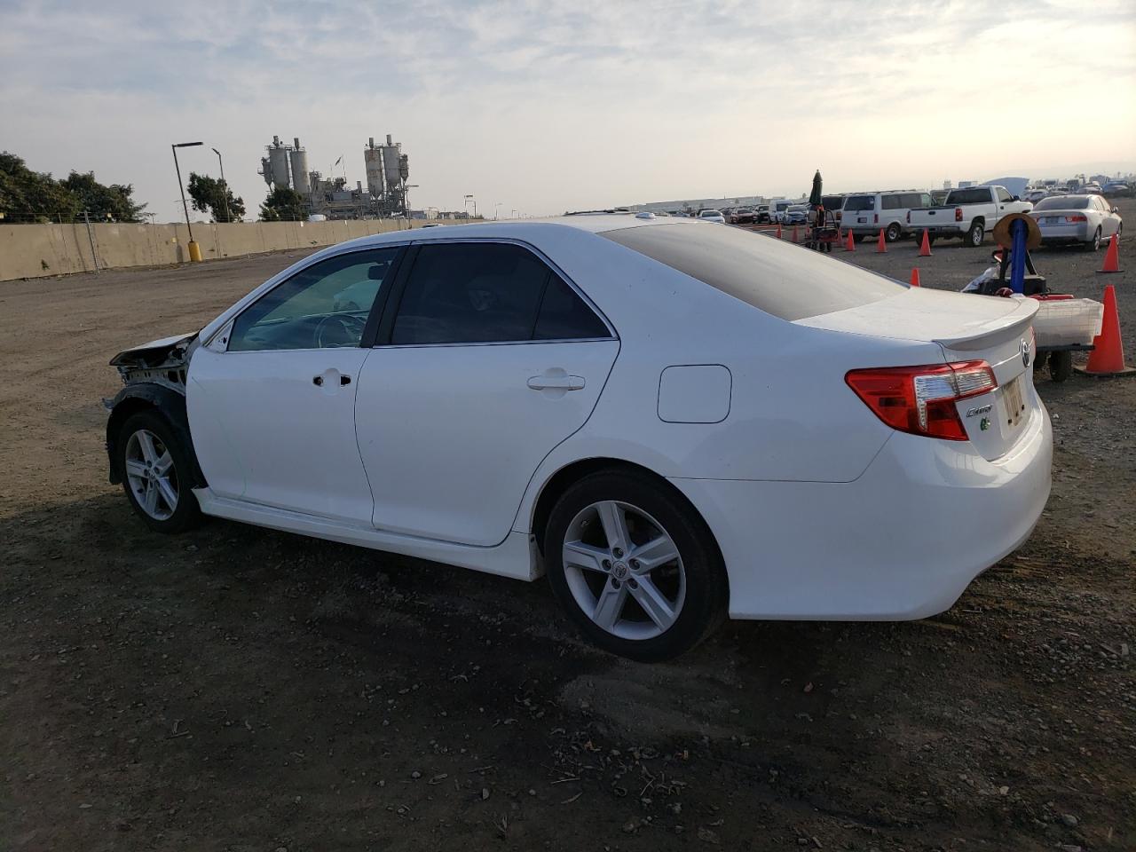 Obraz 2 z 2013 TOYOTA CAMRY L 2013 z VIN 4T1BF1FKXDU249888