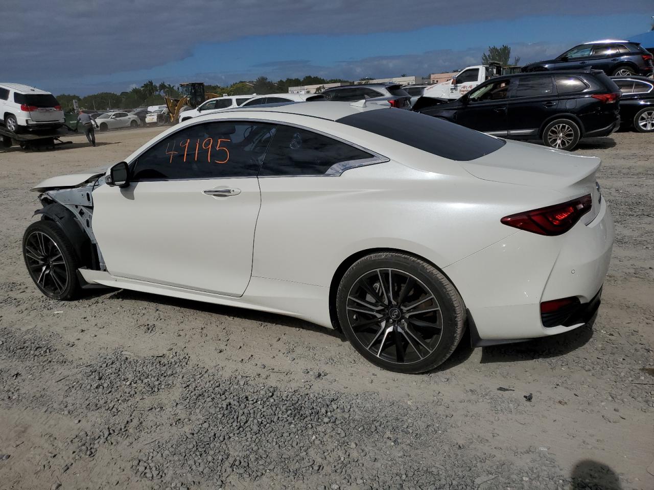 Image 2 of 2018 INFINITI Q60 LUXE 300 2018 with VIN JN1EV7EK9JM341839