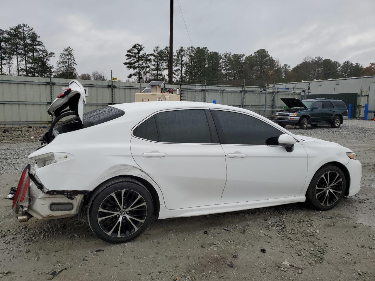Изображение 3 2018 TOYOTA CAMRY L 2018 с VIN 4T1B11HK4JU101209