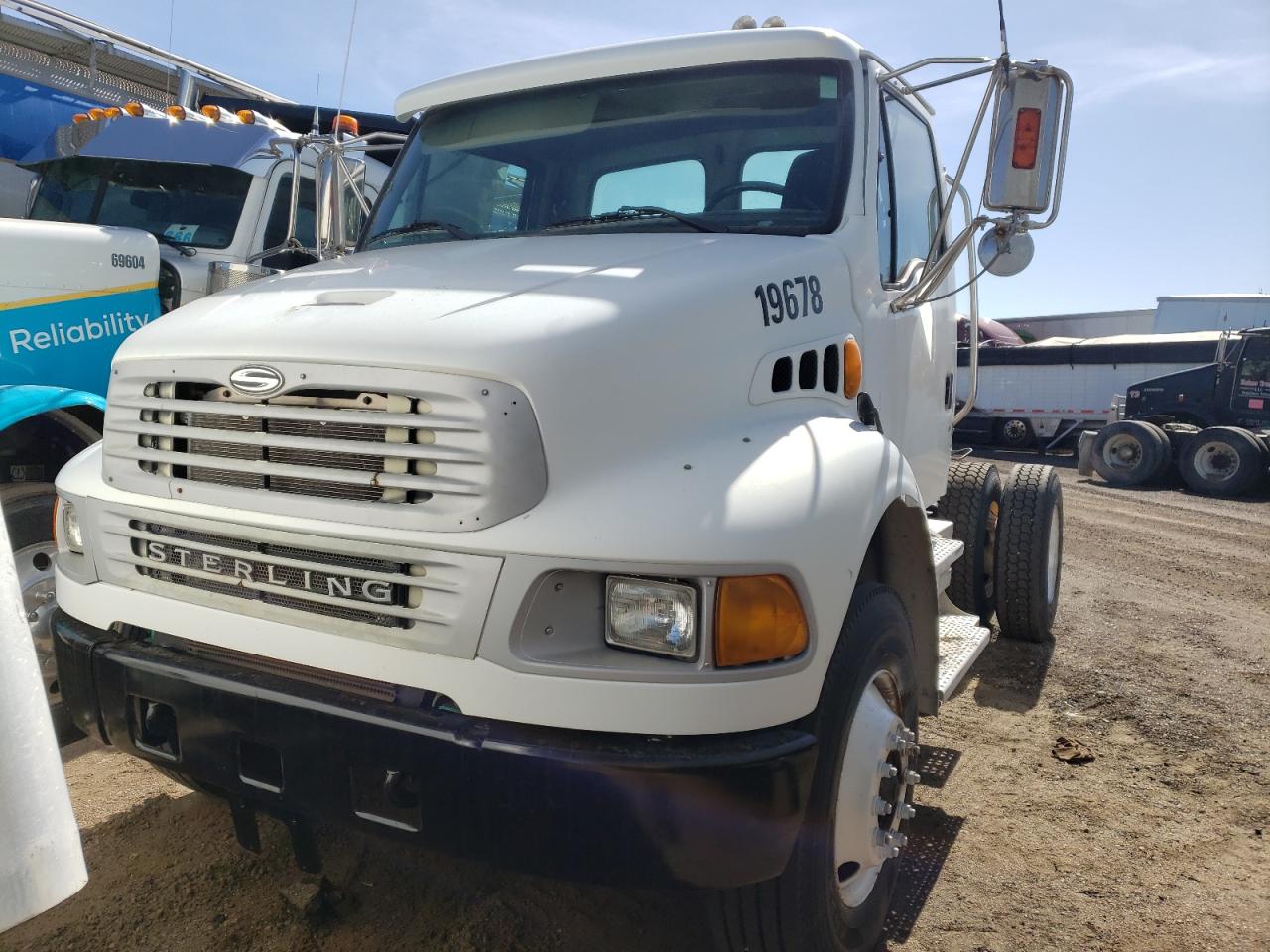 Изображение 2 2004 STERLING TRUCK ACTERRA  2004 с VIN 2FWBCHCS64AN26137
