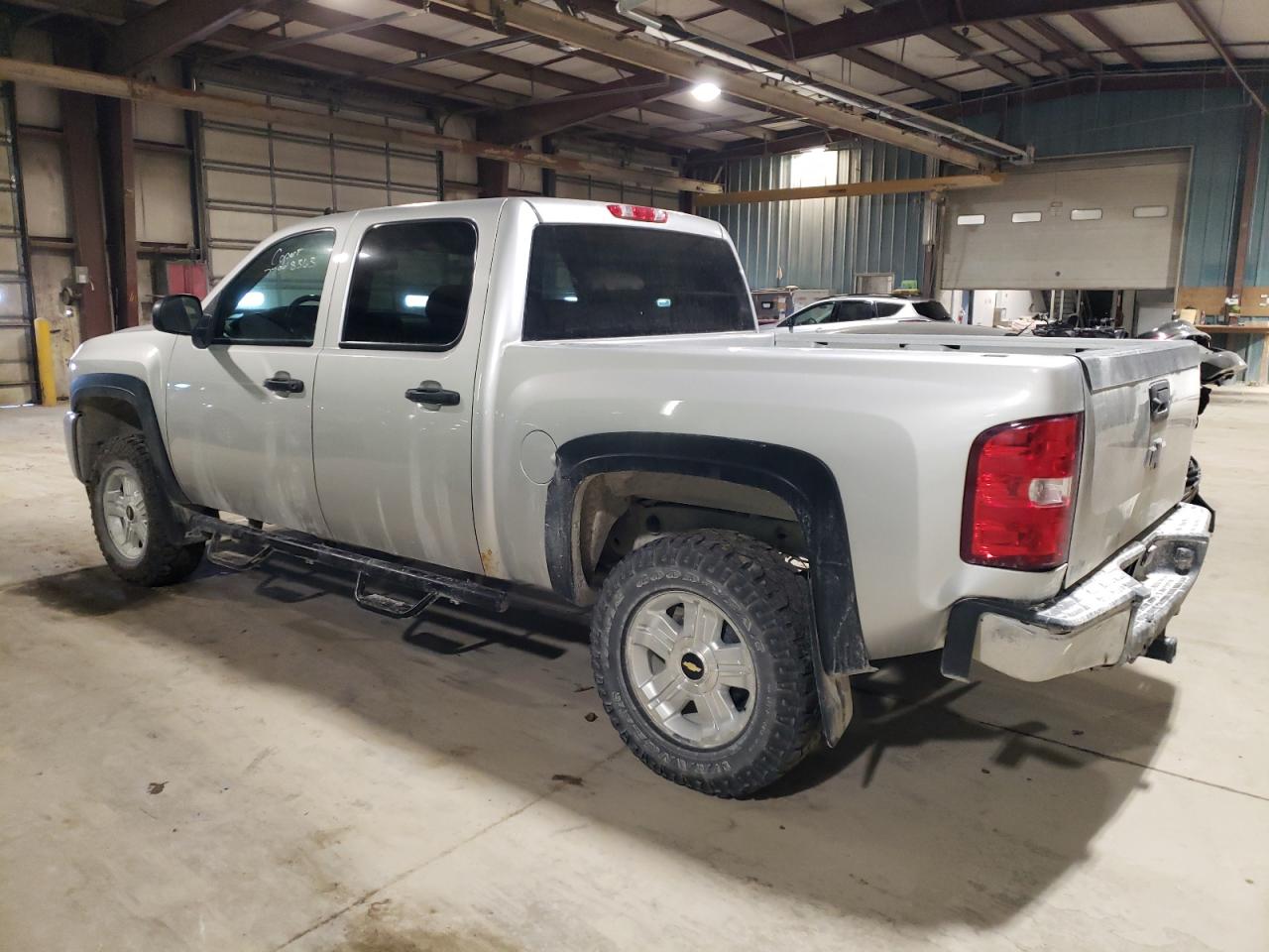 Image 2 of 2011 CHEVROLET SILVERADO K1500 LT 2011 with VIN 3GCPKSE38BG287108