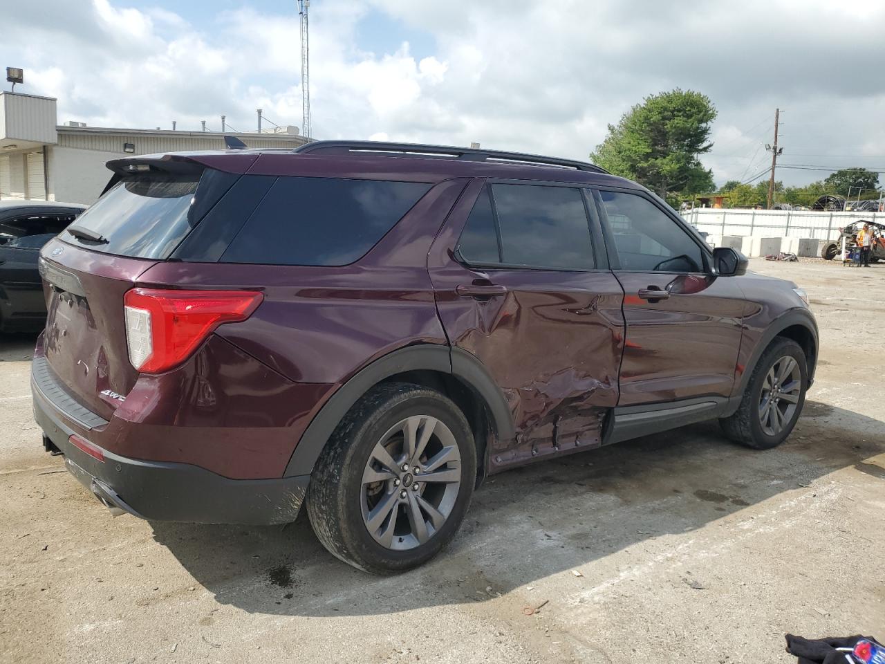 Obraz 3 z 2022 FORD EXPLORER XLT 2022 z VIN 1FMSK8DH3NGA11148