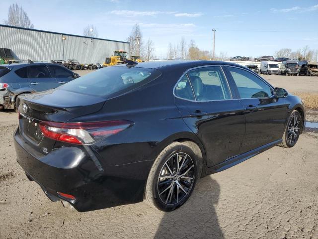 Obraz 3 z 2021 TOYOTA CAMRY SE 2021 z VIN 4T1G11BK8MU044063