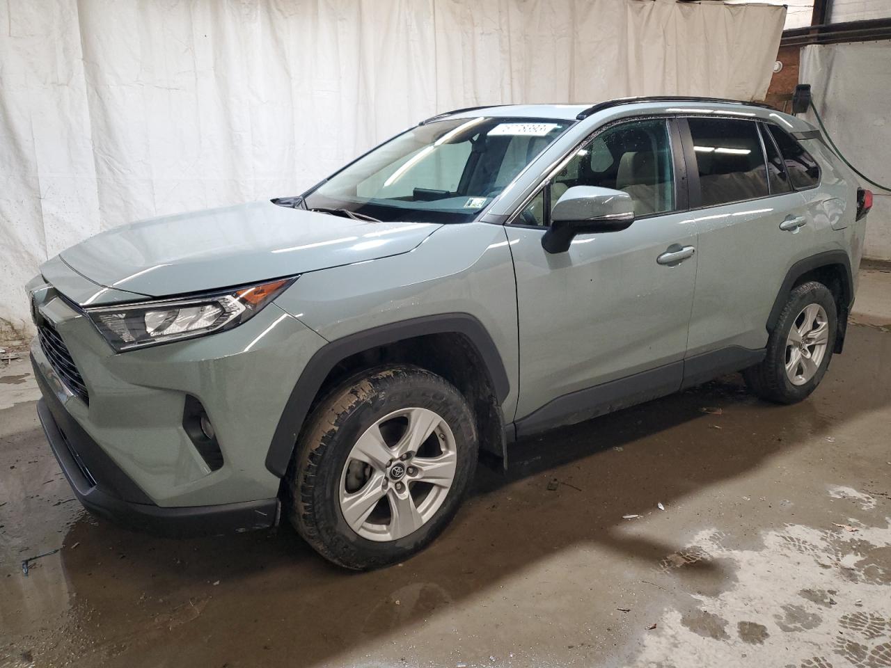Изображение 1 2019 TOYOTA RAV4 XLE 2019 с VIN 2T3P1RFV7KW014415