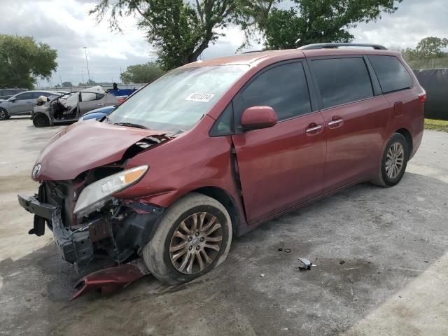 Image 1 of 2017 TOYOTA SIENNA XLE 2017 with VIN 5TDYZ3DCXHS888621