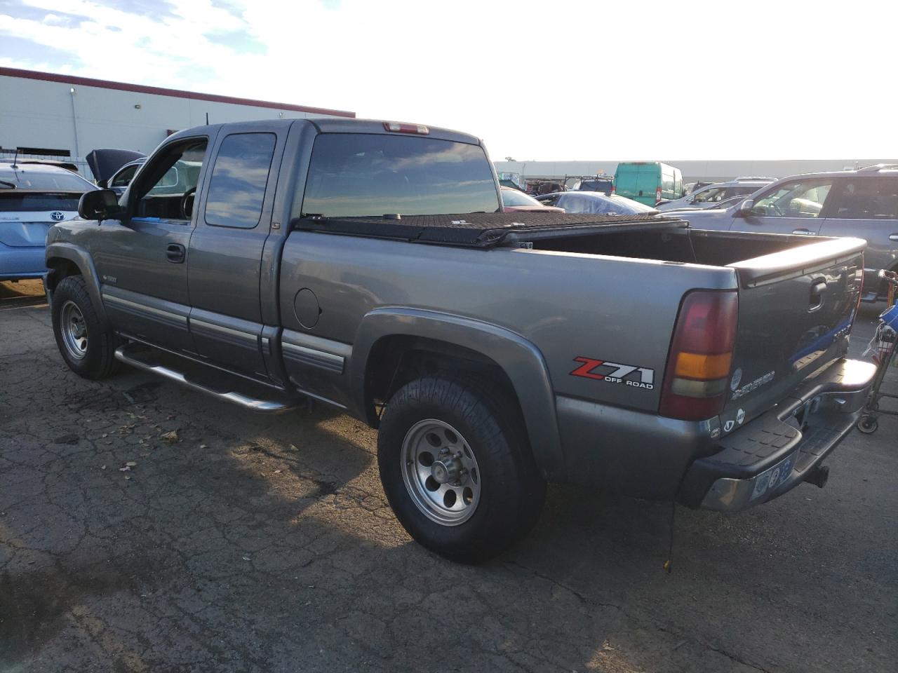 Obraz 2 z 2001 CHEVROLET SILVERADO K1500 2001 z VIN 1GCEK19T61E252035