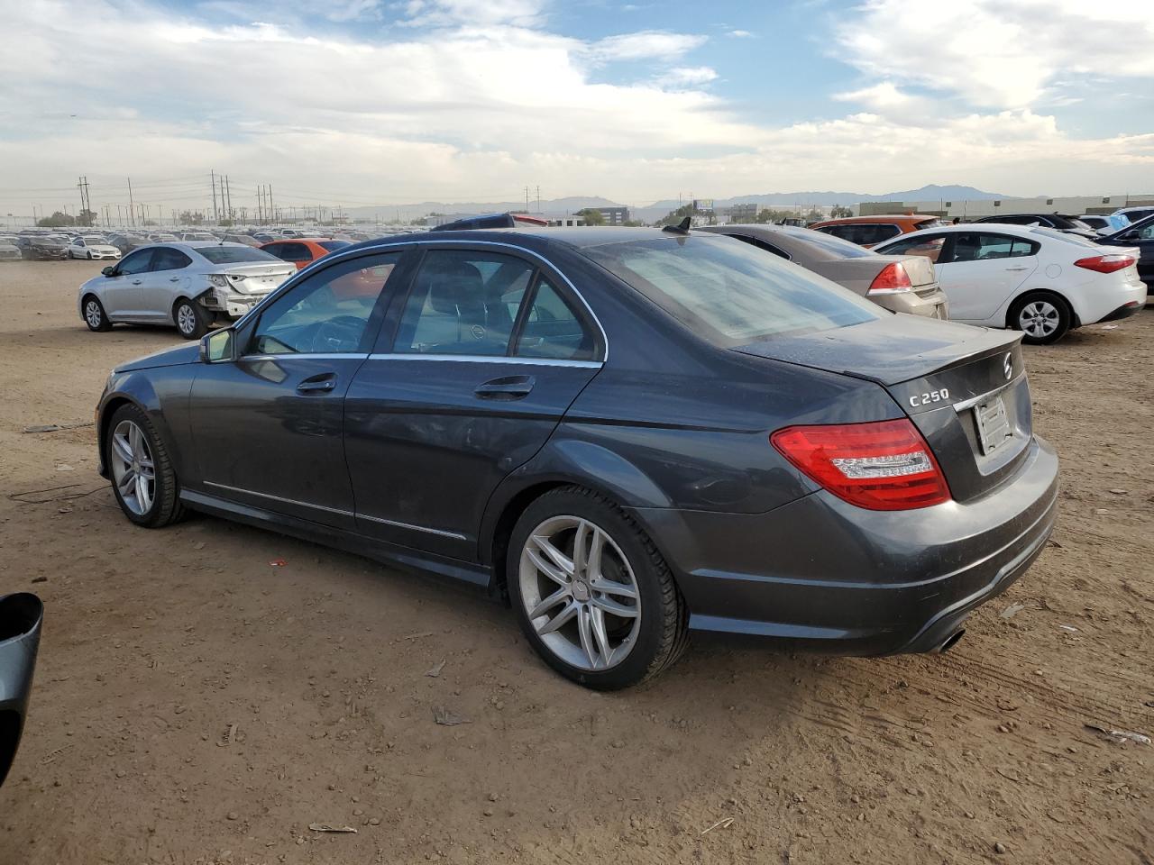 Изображение 2 2014 MERCEDES-BENZ C 250 2014 с VIN WDDGF4HB3ER303518