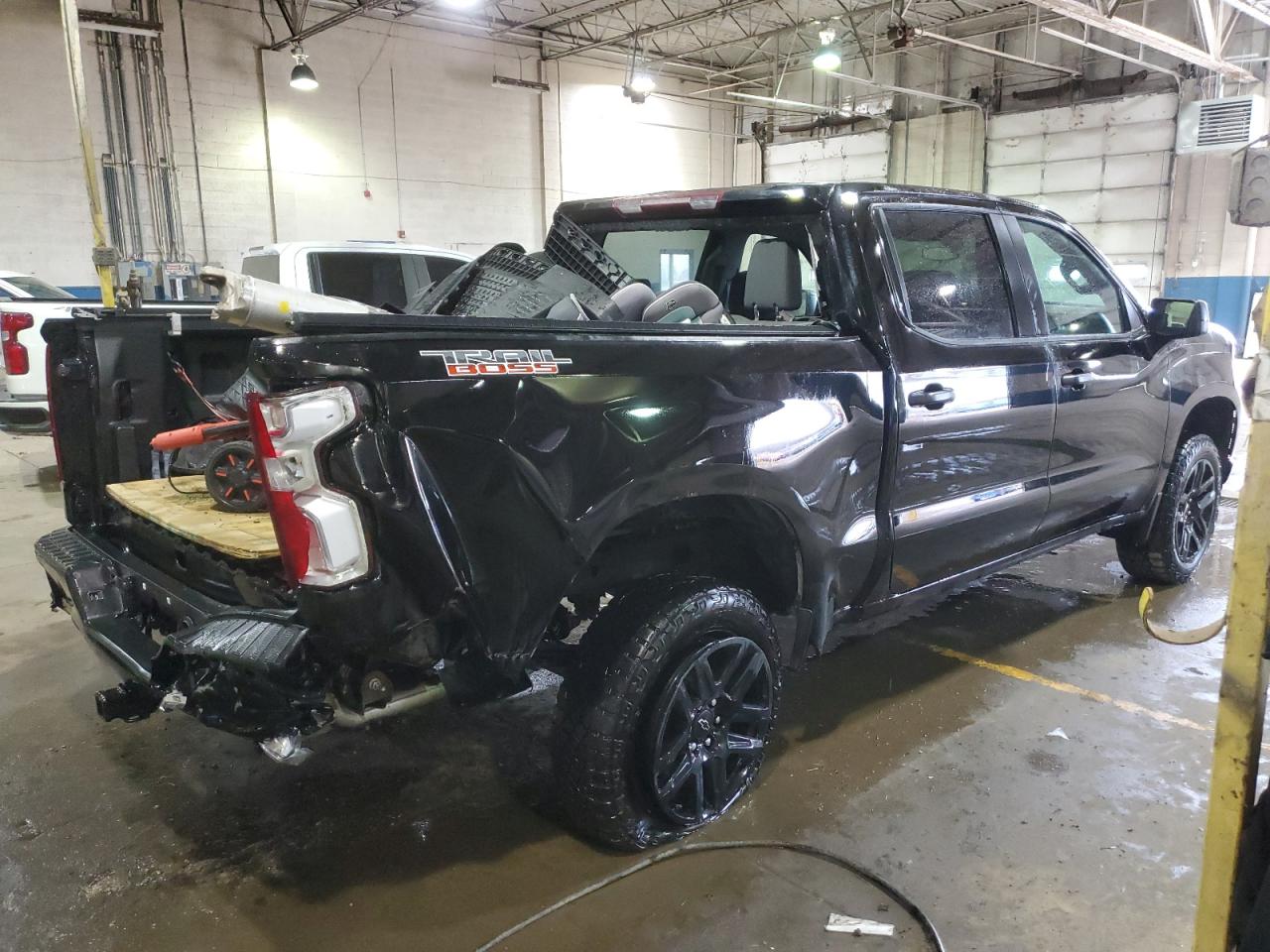 Image 3 of 2021 CHEVROLET SILVERADO K1500 TRAIL BOSS CUSTOM 2021 with VIN 1GCPYCEF9MZ340786